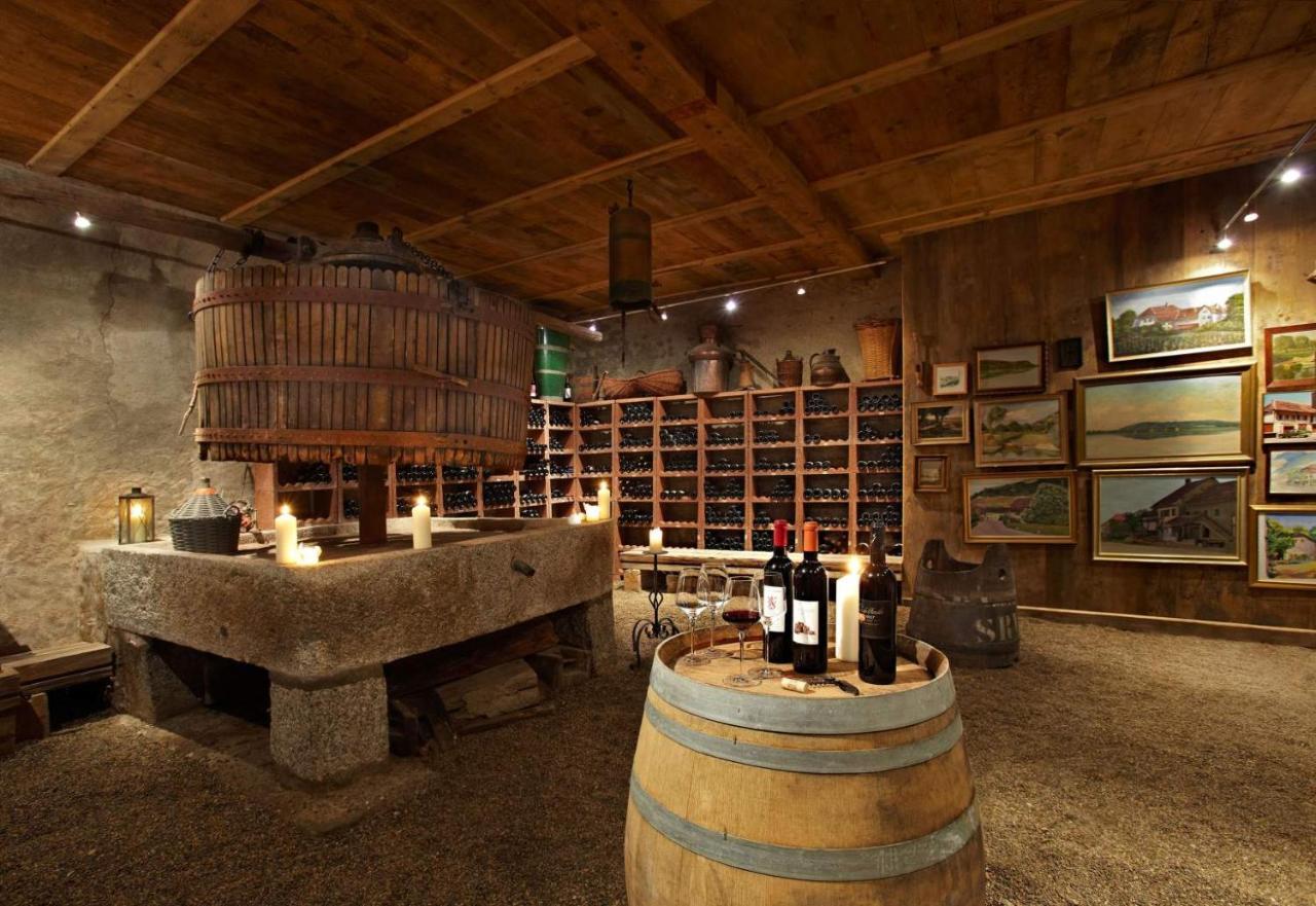 Romantik Hotel De L'Ours Sugiez Екстер'єр фото