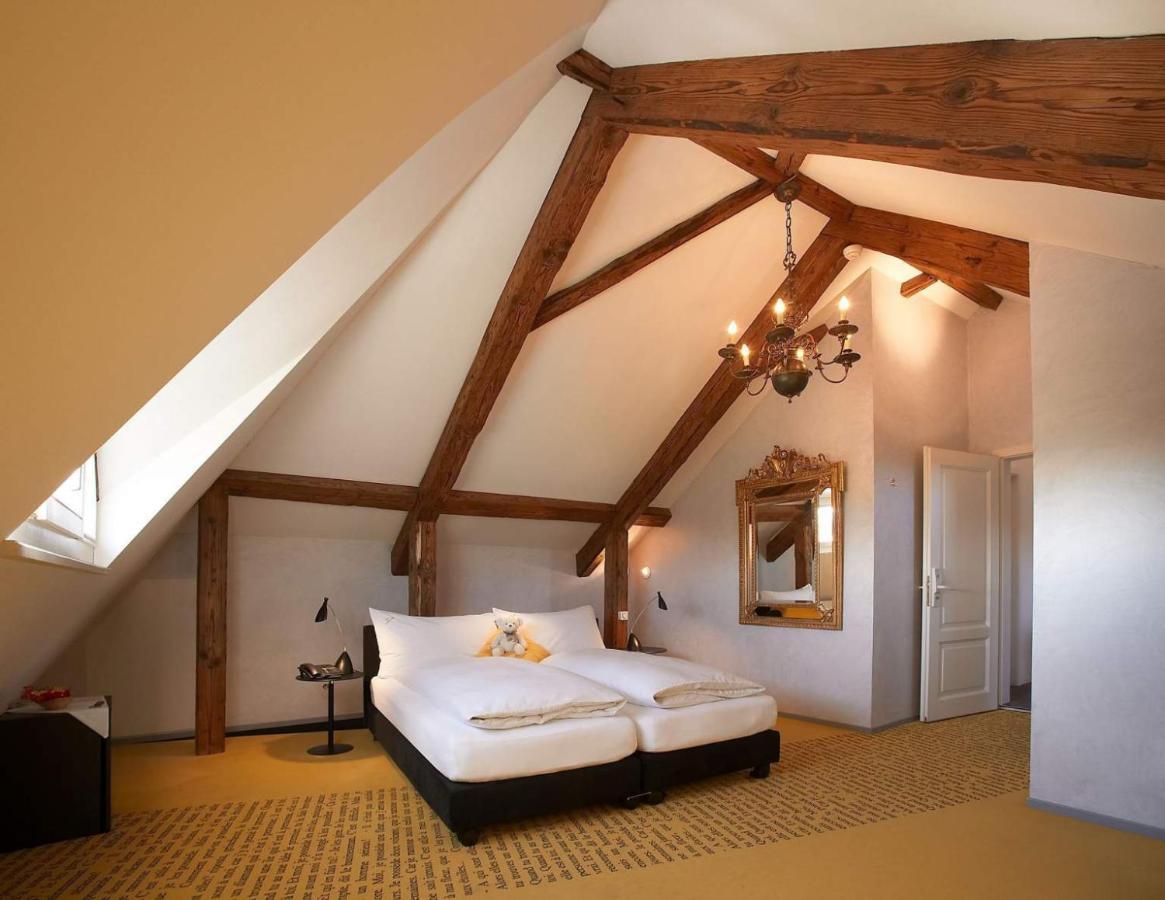 Romantik Hotel De L'Ours Sugiez Екстер'єр фото