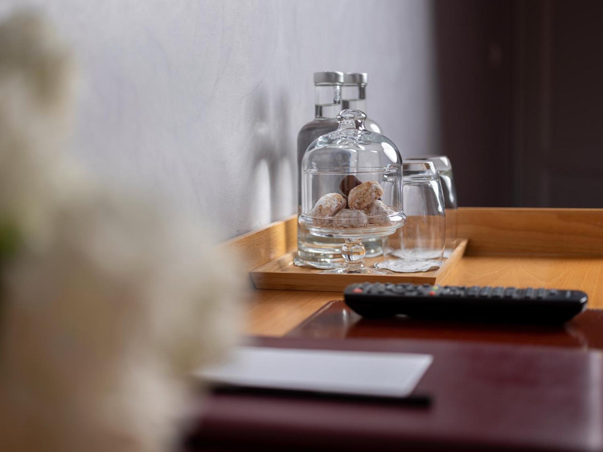 Romantik Hotel De L'Ours Sugiez Екстер'єр фото