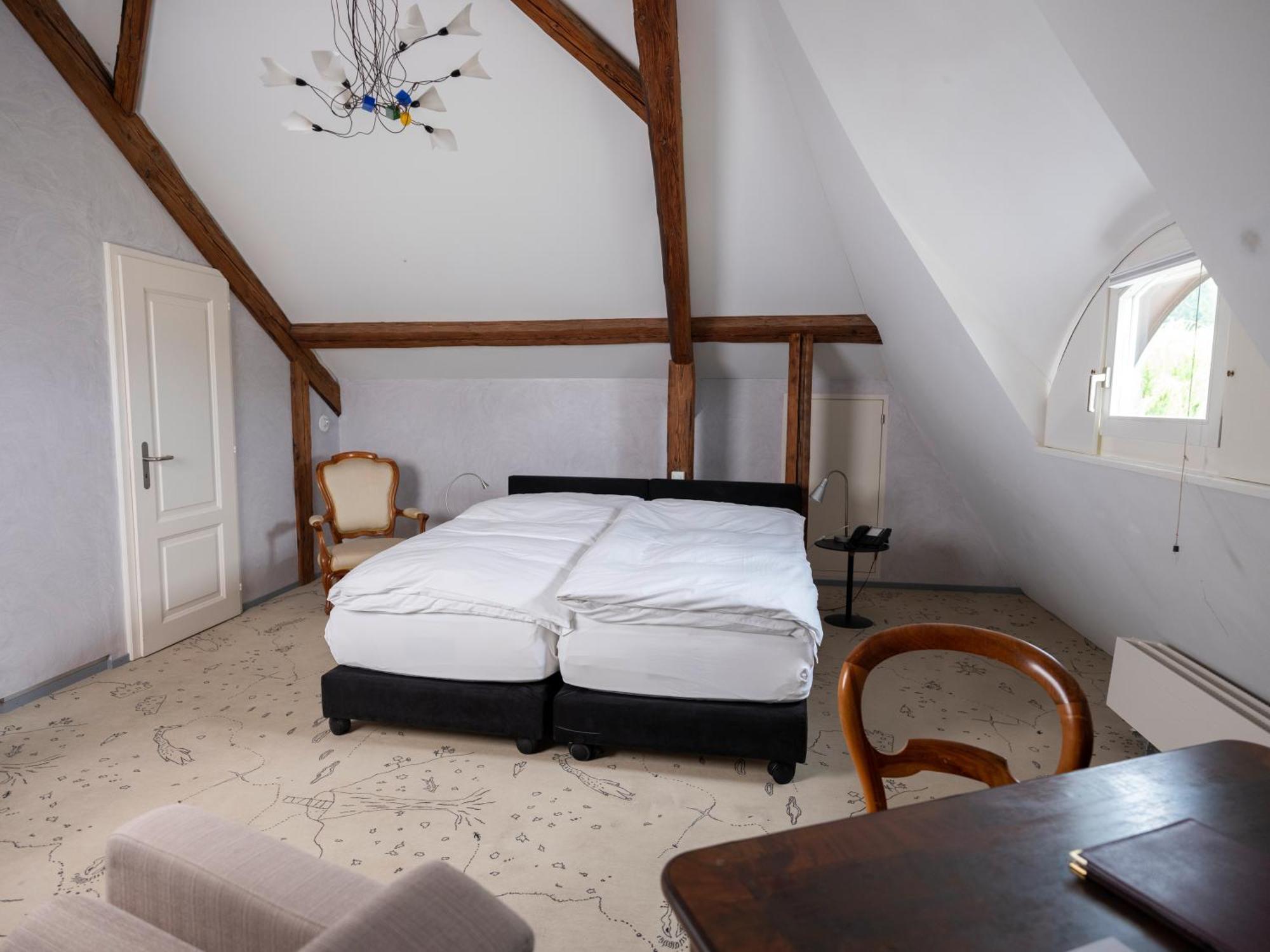Romantik Hotel De L'Ours Sugiez Екстер'єр фото
