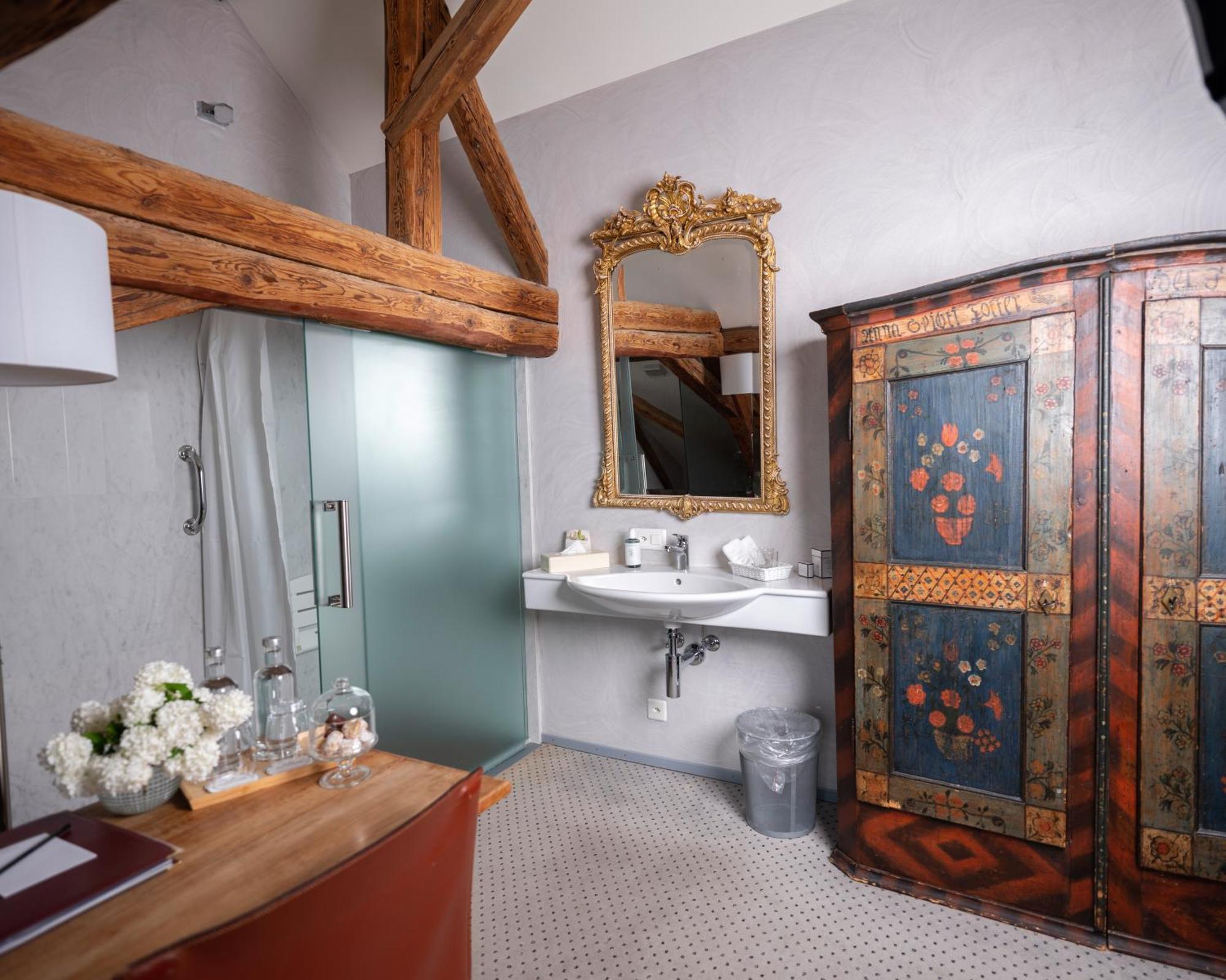 Romantik Hotel De L'Ours Sugiez Екстер'єр фото