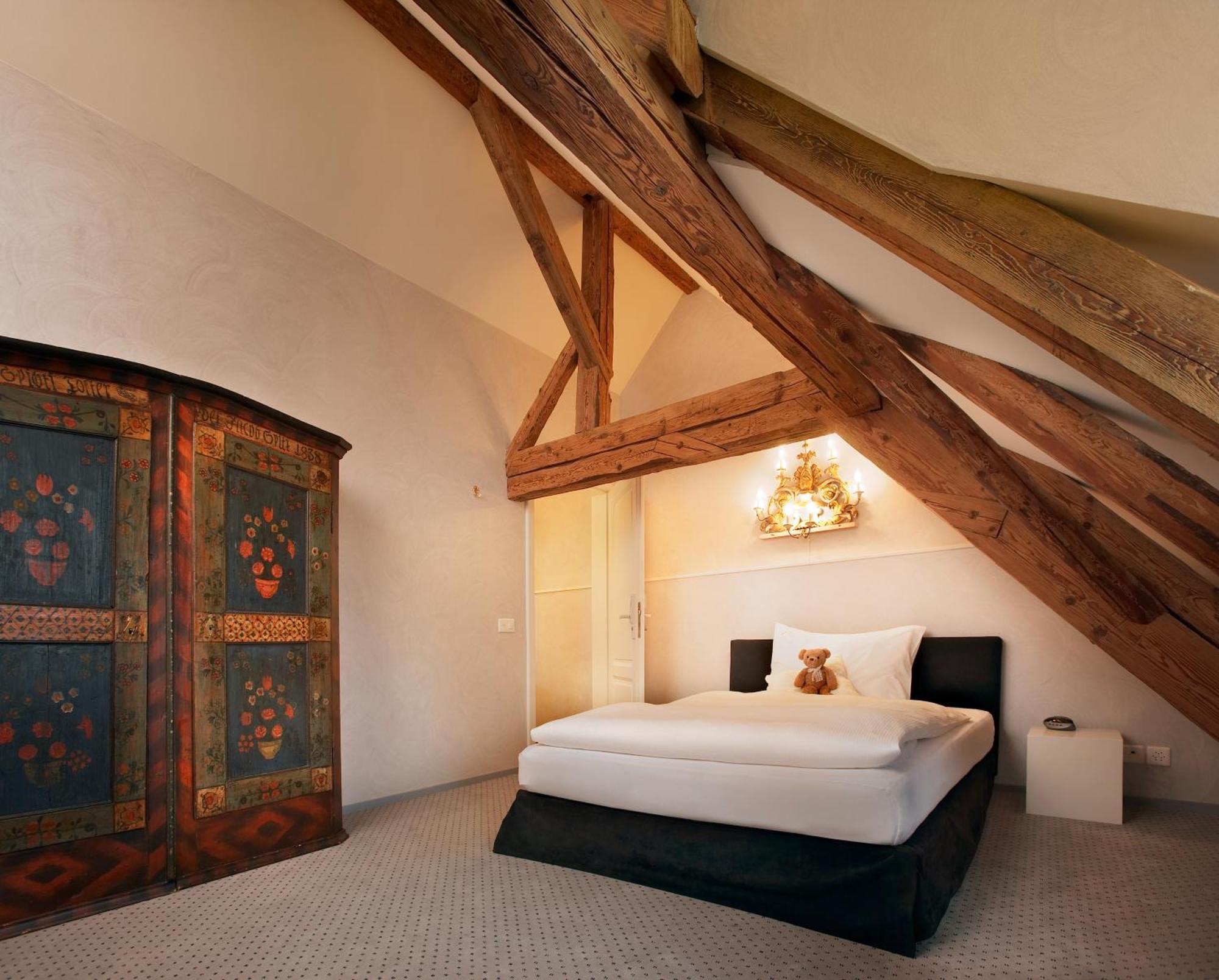 Romantik Hotel De L'Ours Sugiez Екстер'єр фото